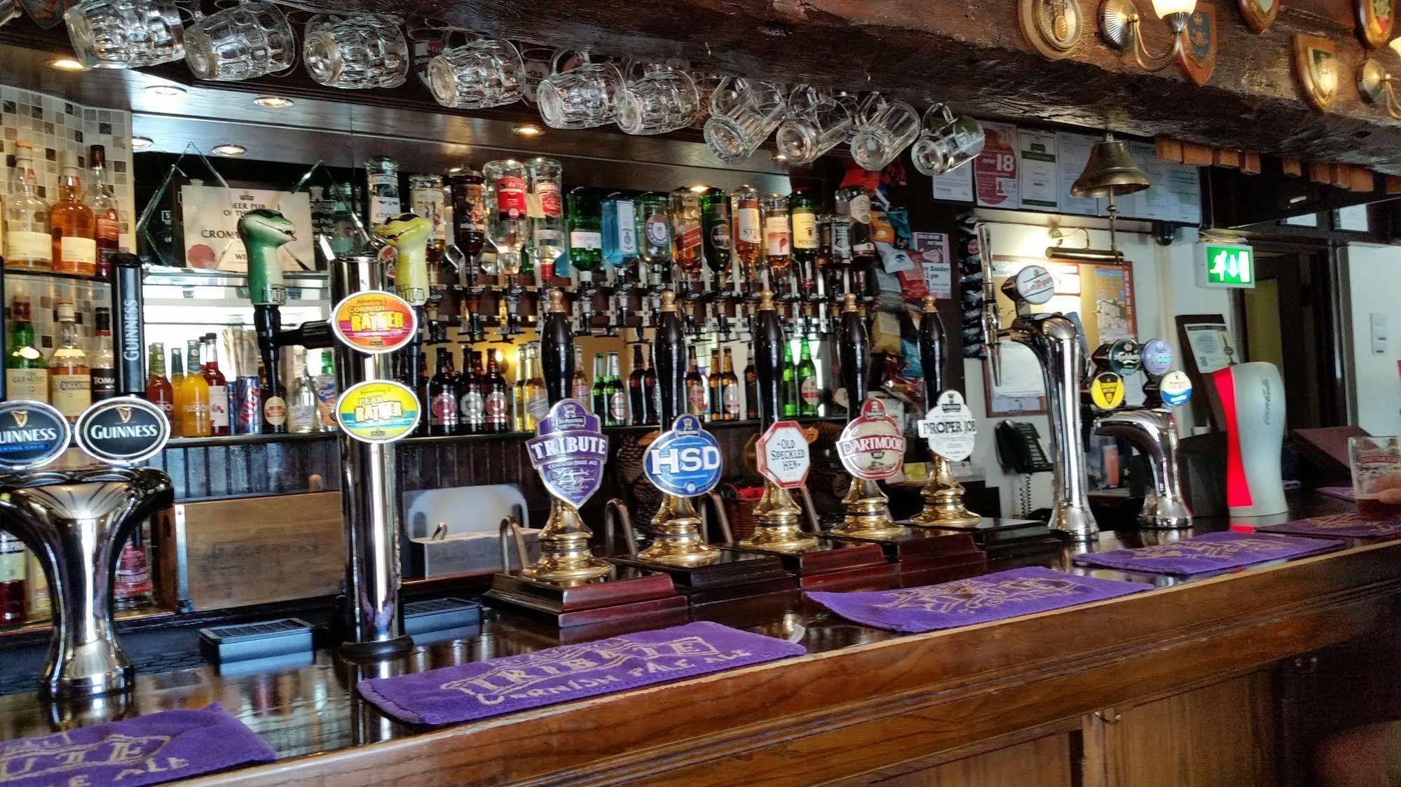The Cromwell Arms Inn Bovey Tracey Exteriör bild