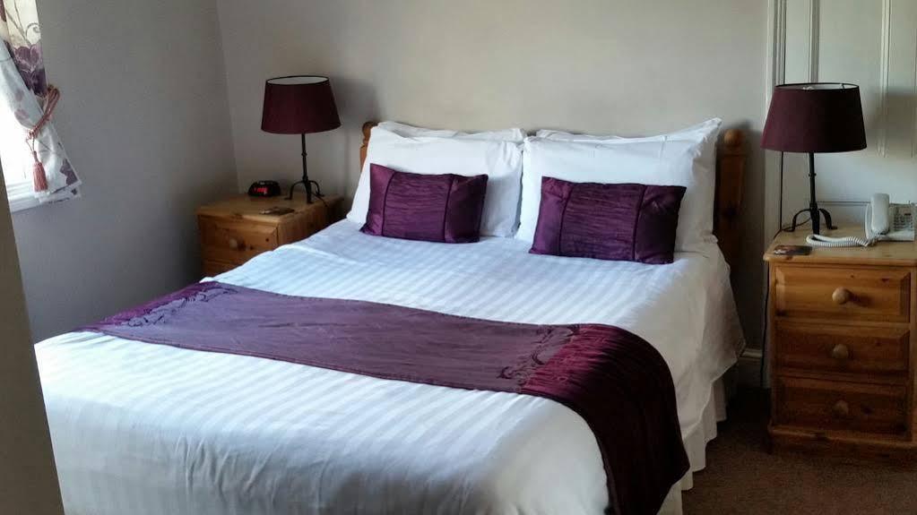 The Cromwell Arms Inn Bovey Tracey Exteriör bild