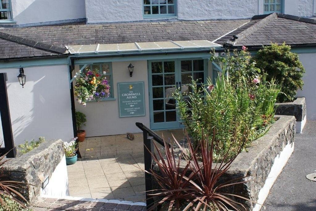 The Cromwell Arms Inn Bovey Tracey Exteriör bild