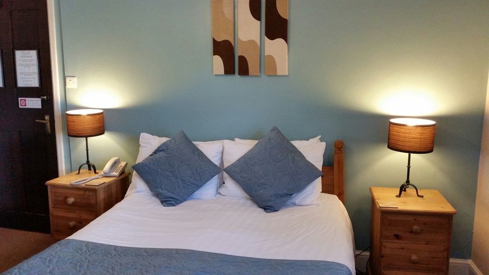 The Cromwell Arms Inn Bovey Tracey Exteriör bild
