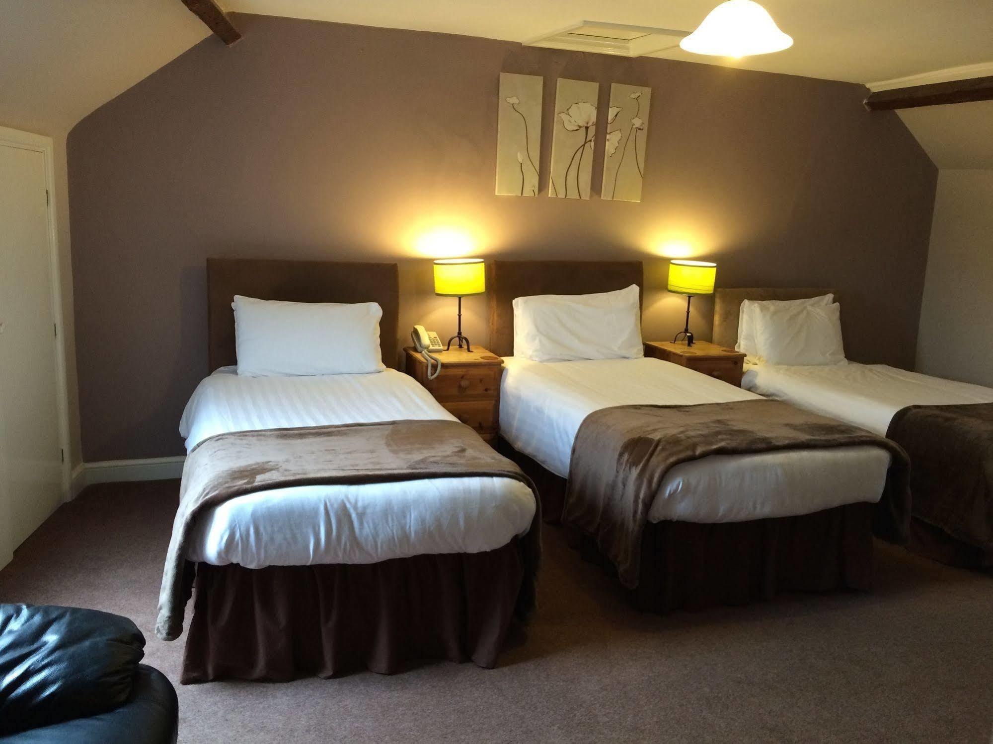 The Cromwell Arms Inn Bovey Tracey Exteriör bild